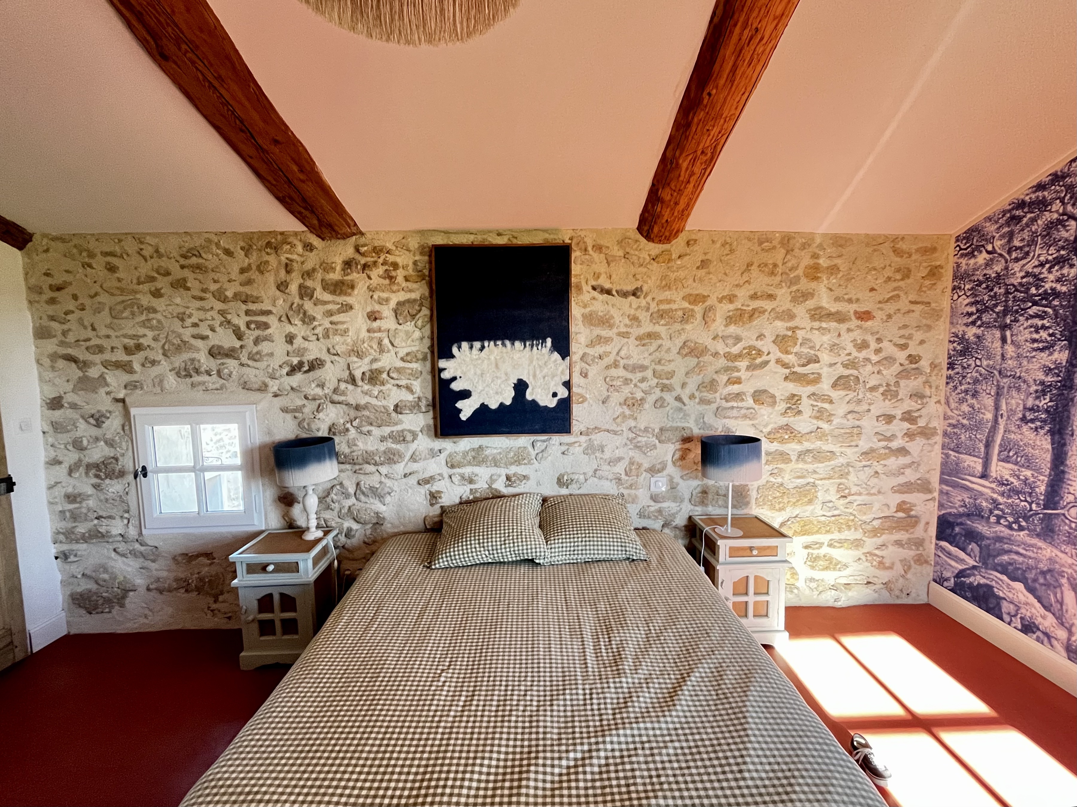 Chambre parentale avec papier peint toile de Jouy